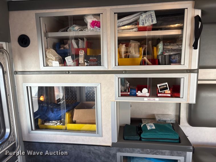 image for item FG2514 2004 Ford E450 Super Duty ambulance