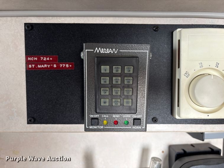 image for item FG2514 2004 Ford E450 Super Duty ambulance