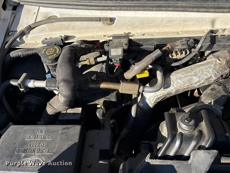 image for item FG2514 2004 Ford E450 Super Duty ambulance