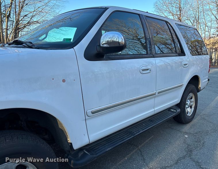 image for item FI1609 1997 Ford Expedition XLT SUV
