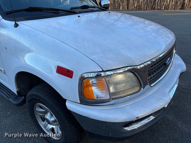 image for item FI1609 1997 Ford Expedition XLT SUV