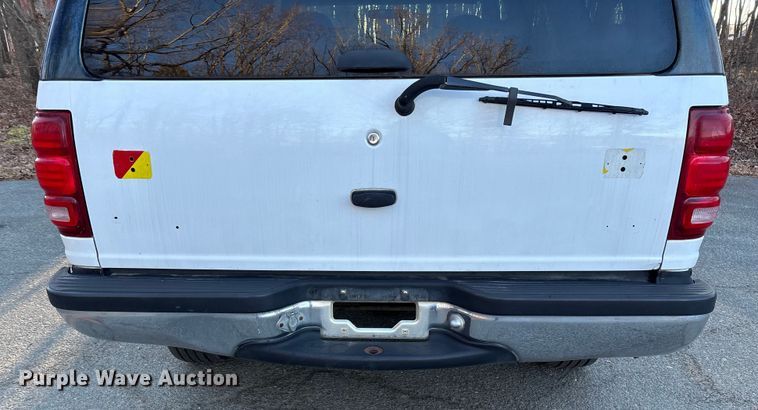 image for item FI1609 1997 Ford Expedition XLT SUV