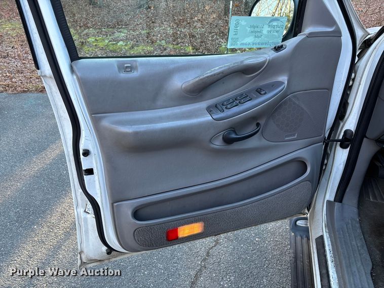 image for item FI1609 1997 Ford Expedition XLT SUV