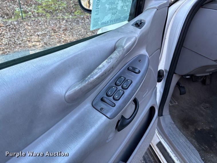 image for item FI1609 1997 Ford Expedition XLT SUV