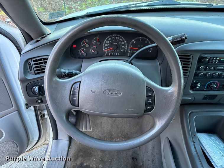 image for item FI1609 1997 Ford Expedition XLT SUV