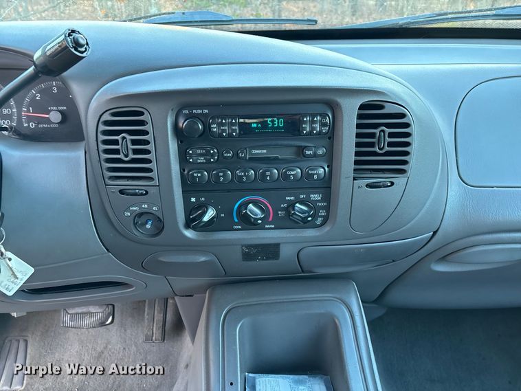 image for item FI1609 1997 Ford Expedition XLT SUV