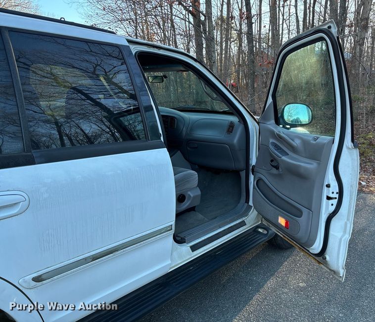 image for item FI1609 1997 Ford Expedition XLT SUV
