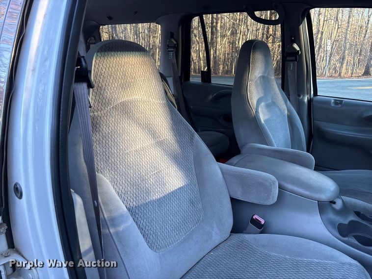image for item FI1609 1997 Ford Expedition XLT SUV