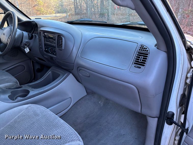 image for item FI1609 1997 Ford Expedition XLT SUV