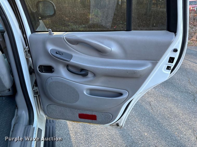 image for item FI1609 1997 Ford Expedition XLT SUV