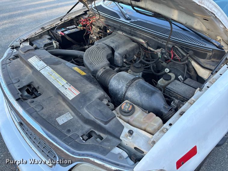 image for item FI1609 1997 Ford Expedition XLT SUV