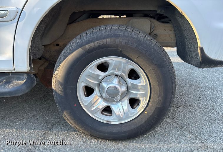 image for item FI1609 1997 Ford Expedition XLT SUV