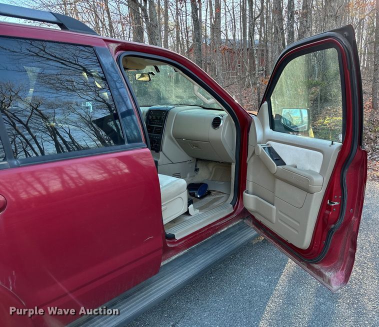 image for item FI1611 2009 Ford Explorer XLT SUV