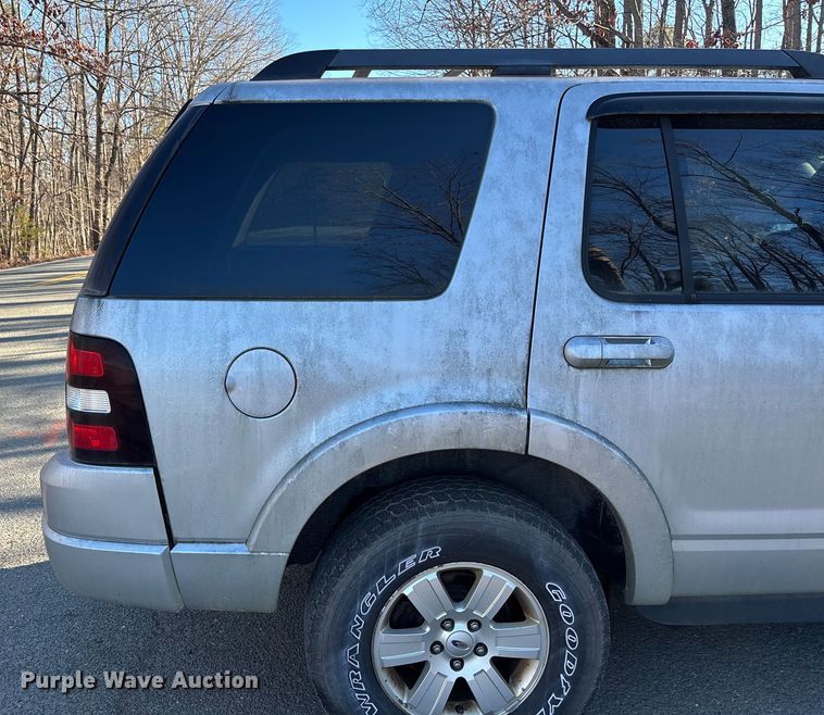 image for item FI1613 2010 Ford Explorer XLT SUV