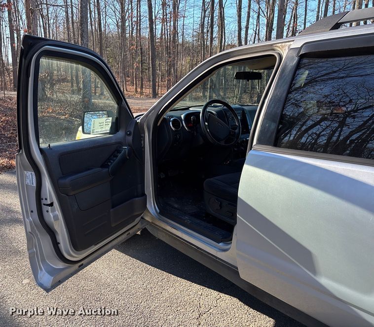 image for item FI1613 2010 Ford Explorer XLT SUV