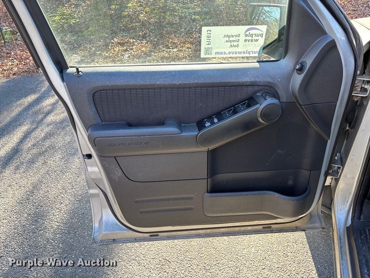 image for item FI1613 2010 Ford Explorer XLT SUV
