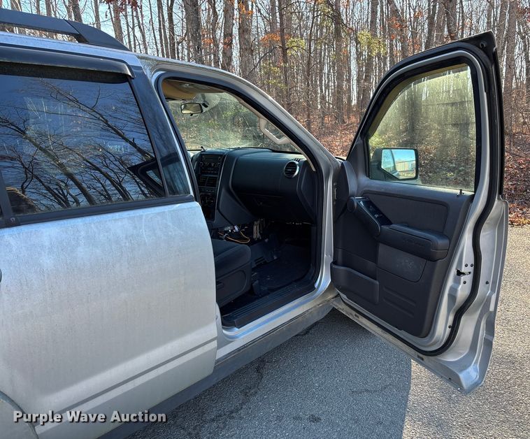 image for item FI1613 2010 Ford Explorer XLT SUV