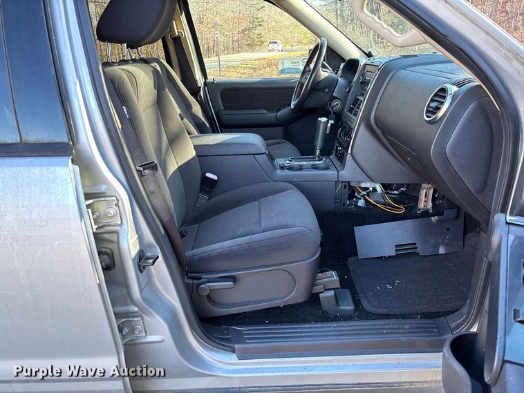 image for item FI1613 2010 Ford Explorer XLT SUV