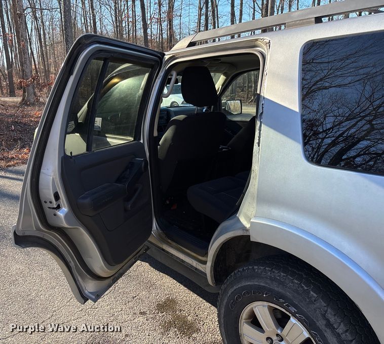 image for item FI1613 2010 Ford Explorer XLT SUV