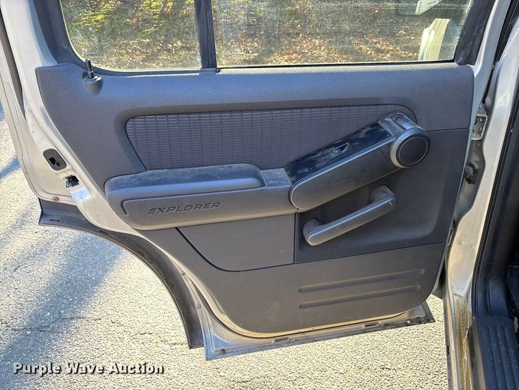 image for item FI1613 2010 Ford Explorer XLT SUV