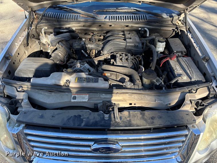 image for item FI1613 2010 Ford Explorer XLT SUV