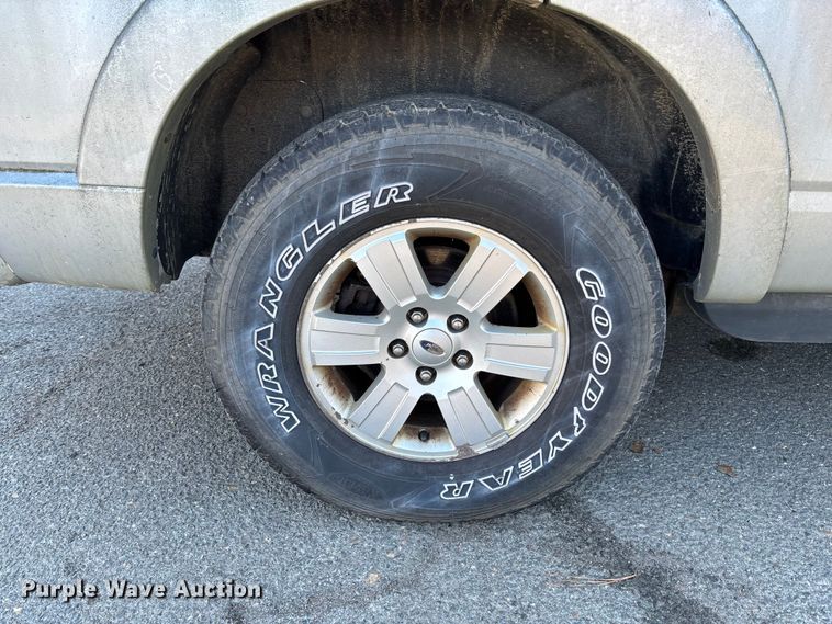 image for item FI1613 2010 Ford Explorer XLT SUV