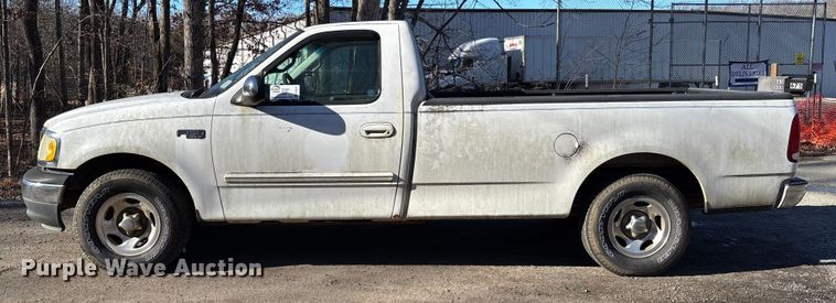 image for item FI1617 2000 Ford F150 XLT pickup truck
