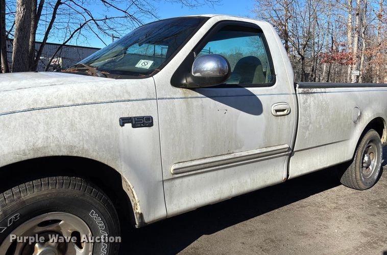 image for item FI1617 2000 Ford F150 XLT pickup truck