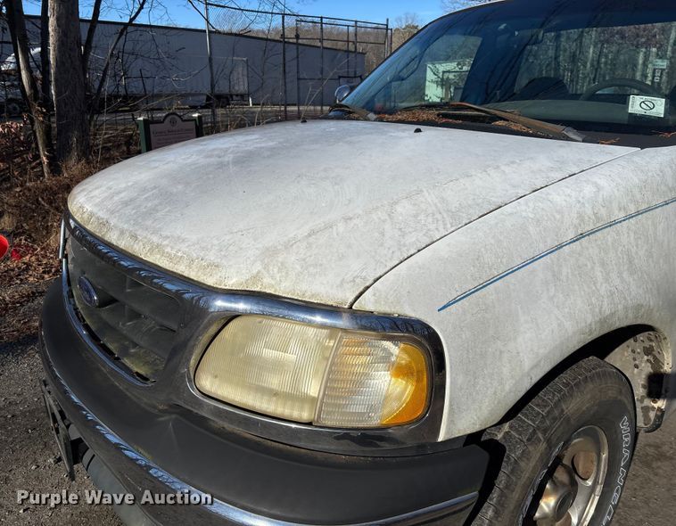 image for item FI1617 2000 Ford F150 XLT pickup truck