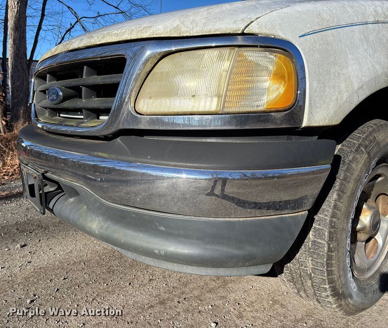 image for item FI1617 2000 Ford F150 XLT pickup truck