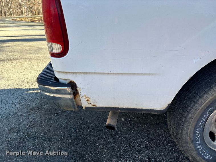 image for item FI1617 2000 Ford F150 XLT pickup truck