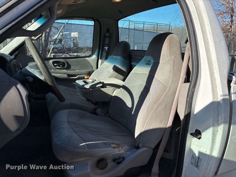 image for item FI1617 2000 Ford F150 XLT pickup truck