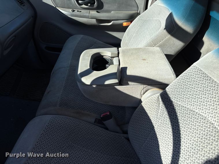 image for item FI1617 2000 Ford F150 XLT pickup truck