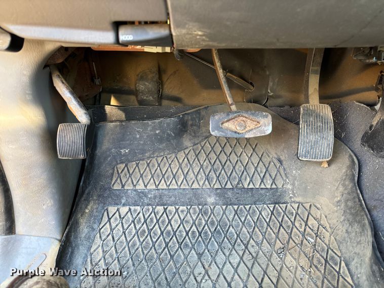 image for item FI1617 2000 Ford F150 XLT pickup truck