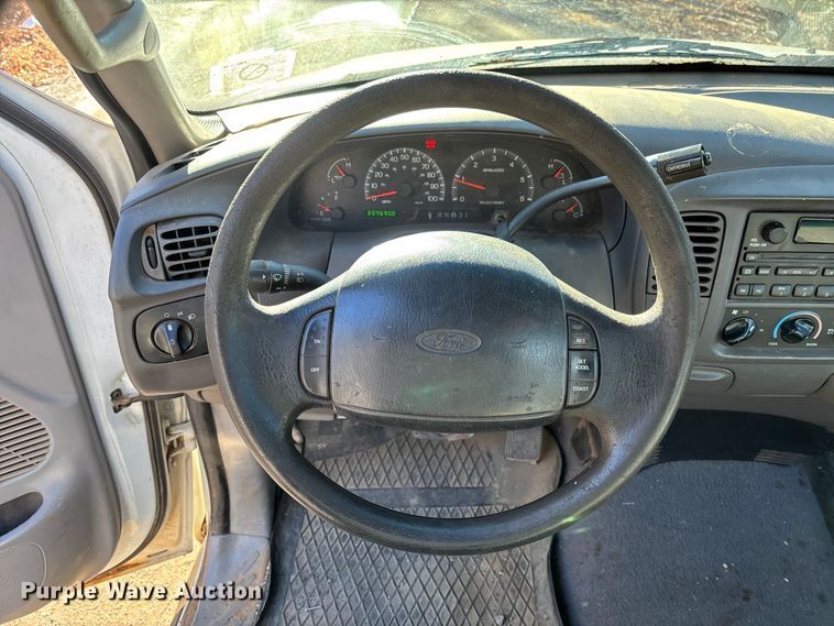 image for item FI1617 2000 Ford F150 XLT pickup truck