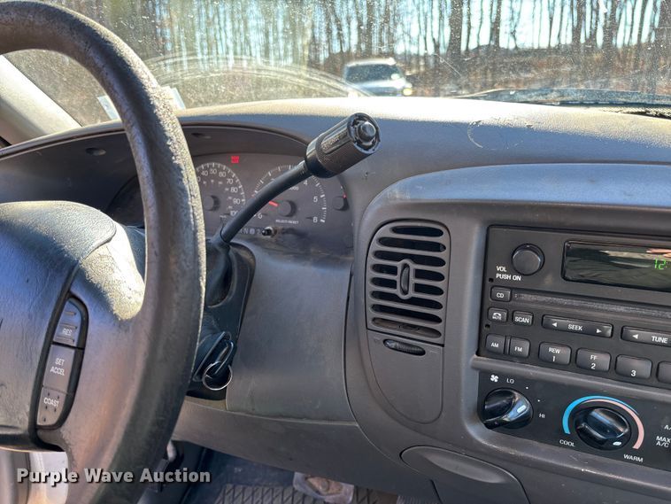 image for item FI1617 2000 Ford F150 XLT pickup truck