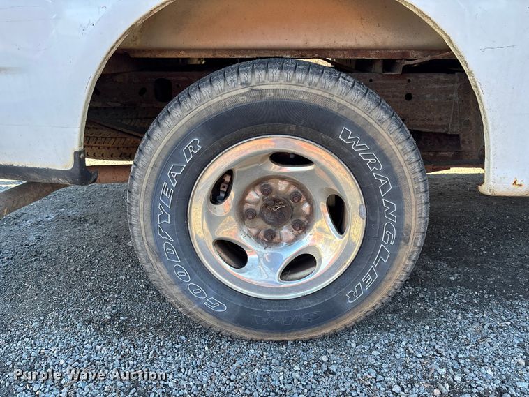 image for item FI1617 2000 Ford F150 XLT pickup truck