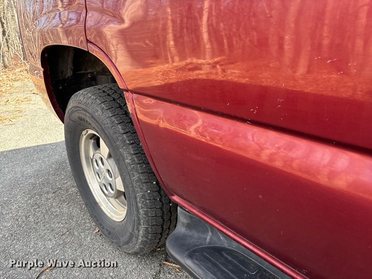 image for item FI1618 2002 Chevrolet Tahoe SUV