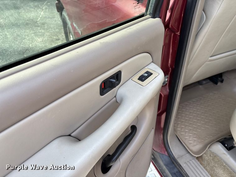 image for item FI1618 2002 Chevrolet Tahoe SUV