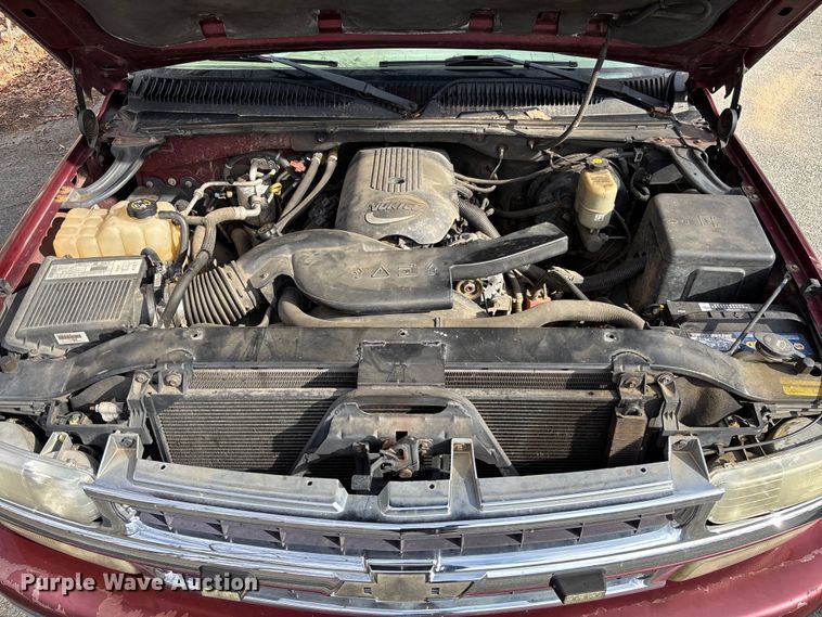 image for item FI1618 2002 Chevrolet Tahoe SUV