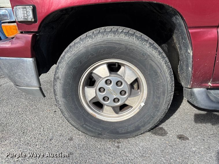 image for item FI1618 2002 Chevrolet Tahoe SUV