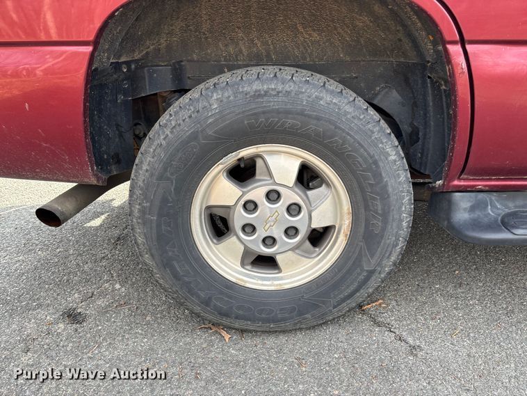 image for item FI1618 2002 Chevrolet Tahoe SUV