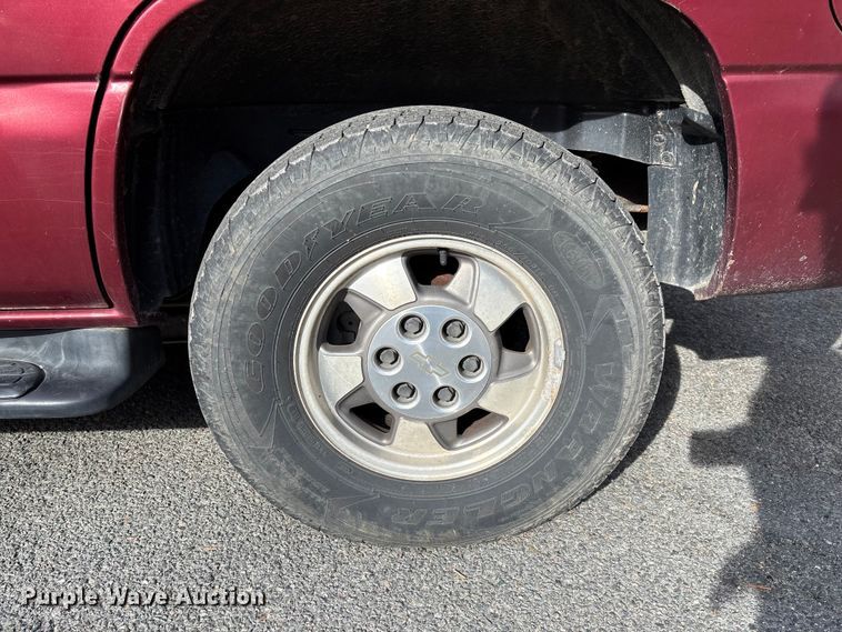 image for item FI1618 2002 Chevrolet Tahoe SUV