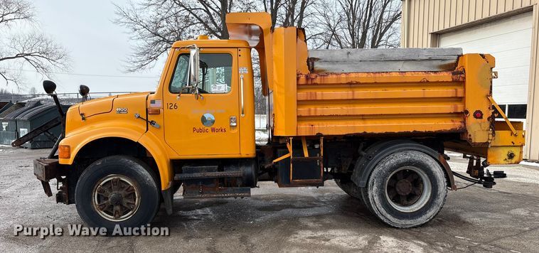 image for item FK1084 2000 International 4900 dump truck