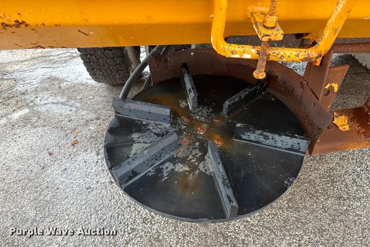 image for item FK1084 2000 International 4900 dump truck