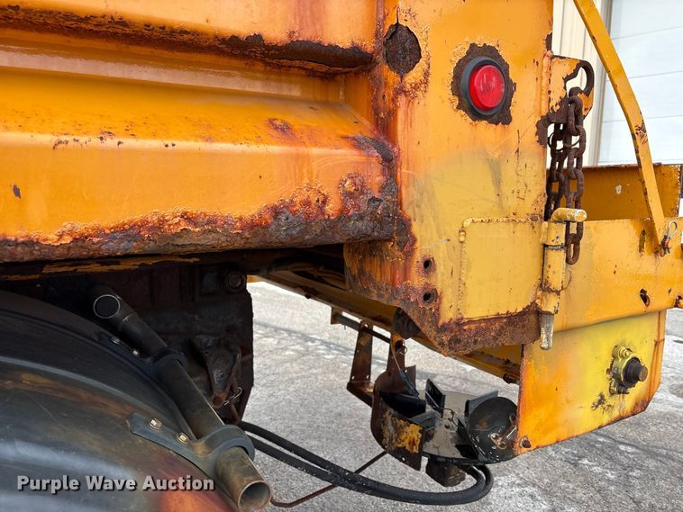 image for item FK1084 2000 International 4900 dump truck