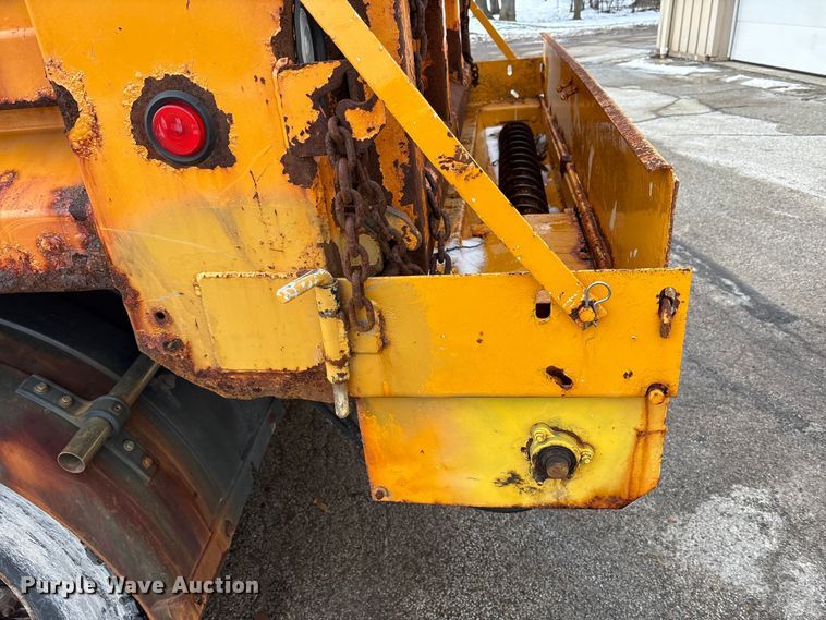 image for item FK1084 2000 International 4900 dump truck