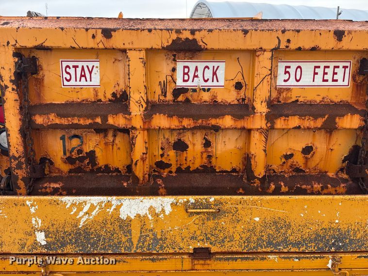 image for item FK1084 2000 International 4900 dump truck