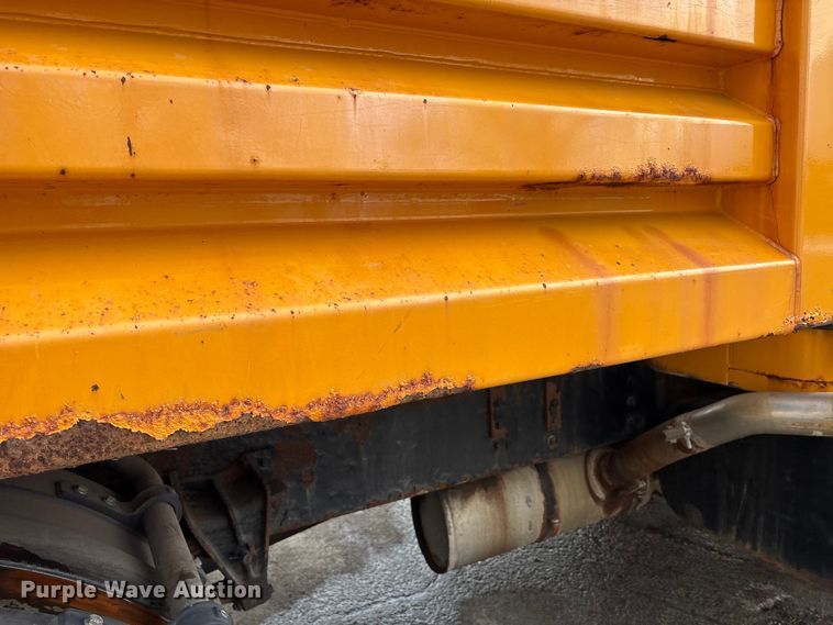 image for item FK1084 2000 International 4900 dump truck