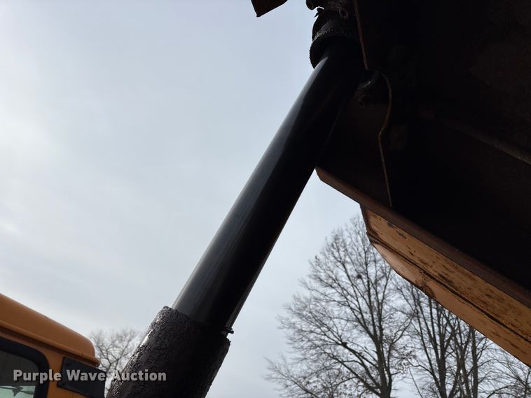 image for item FK1084 2000 International 4900 dump truck